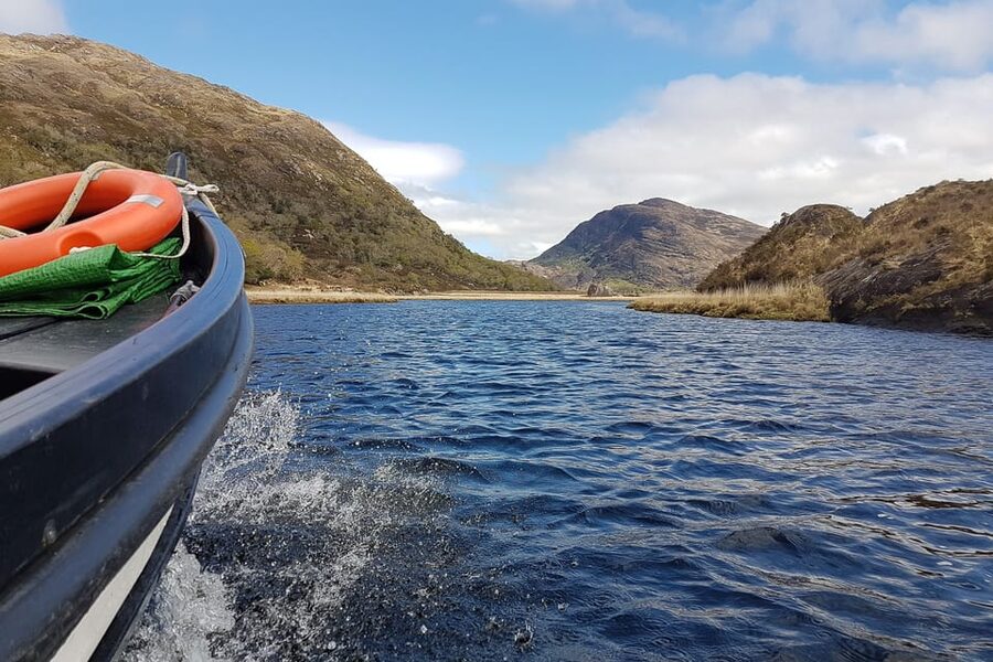 Killarney: Gap of Dunloe Pony, Trap & Traditional Boat Tour - Guides and small touches that make it feel authentic