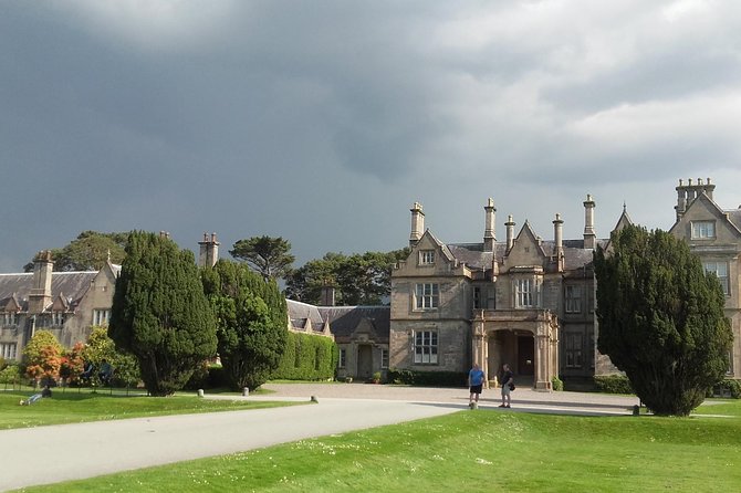 Killarney Valley & National Park - Private Tour - Stop 1: Muckross House and Traditional Farms, with 19th-century charm