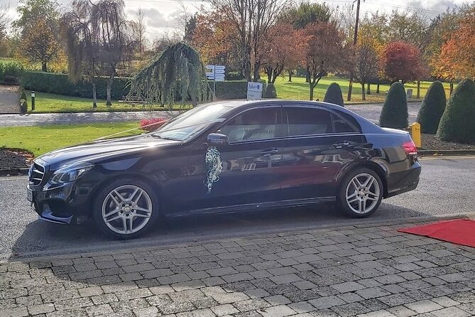 Limerick City: Private transfer to & from Shannon Airport - What’s in the car: Wi-Fi, chargers, water, and small comforts