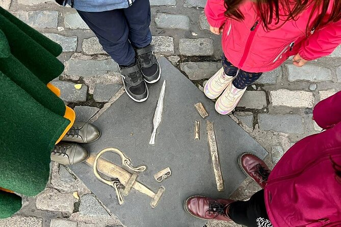 Medieval Dublin Walking Private Guided Tour - Wood Quay Amphitheatre: seeing the oldest medieval wall line