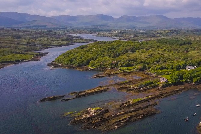 NO 1 Ring of Kerry Tour inc Killarney Lakes & National Park - Kerry Bog Village Museum: A Quick Time Machine Stop