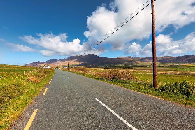 Personalized Full-Day Dingle Peninsula and Slea Head Drive Tour - Stop 2: Dingle Crystal, a quick break from coastline glare