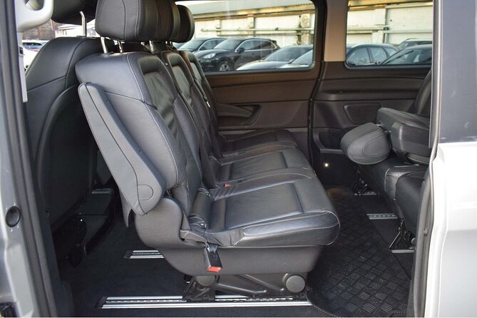 Private Dublin Airport Transfer to & from Belfast City - Entering the pickup zone at Dublin Airport or Belfast