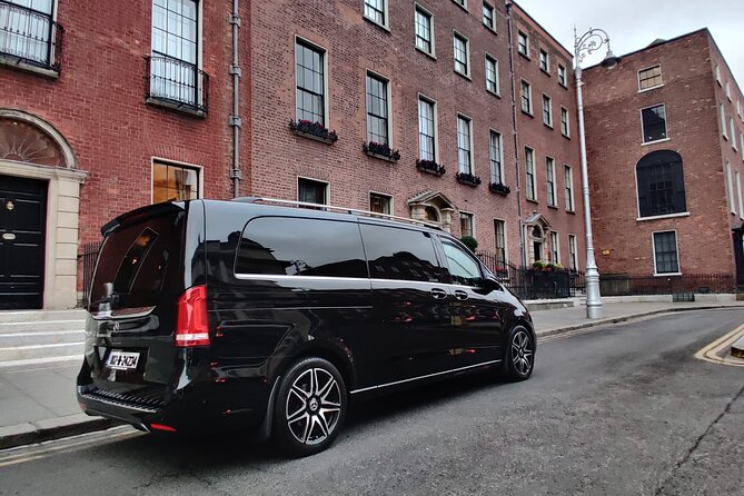 Private Dublin Airport Transfers to City Center Hotels - Car or Luxury Minivan, Matching Your Group Size