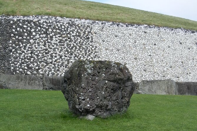 Private Luxury Tour of Newgrange and The Hill of Tara - Step inside Newgrange, then use Four Knocks if time or tickets don’t line up