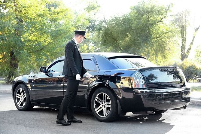 Private One-way Airport Transfer Dublin Airport To Dublin - First Contact at Dublin Airport: Meet-and-Greet That Reduces Chaos
