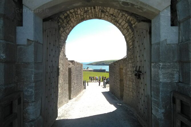 Private Tour: Classic Cork Tour visiting Blarney Castle & Kinsale - Charles Fort and Old Head Views: The Star-Shaped Fort Moment