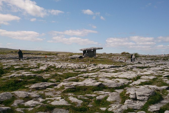 Private tour to the Cliffs of Moher guided in Spanish - Wild Atlantic Way drive-by time: it is scenic, but it is also strategic