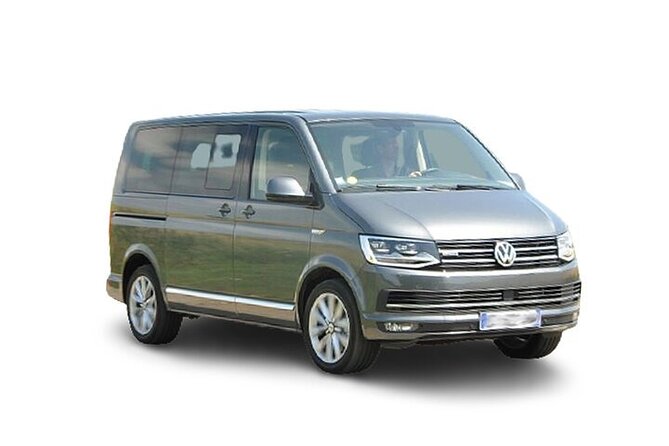 Private Transfer from Dublin airport to Dublin city center - One way Minivan - The minivan ride into central Dublin, about 30 to 40 minutes