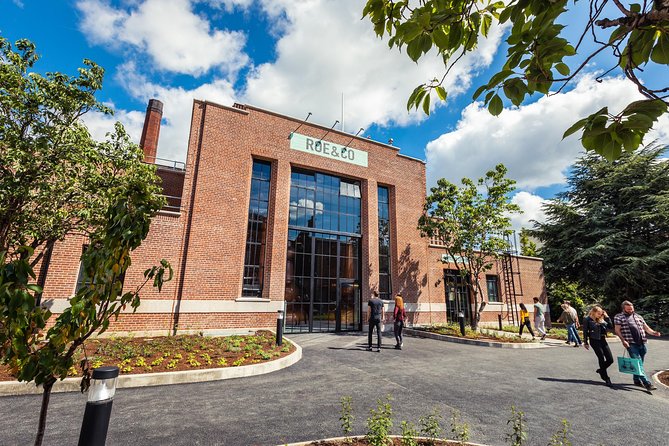 Roe & Co Distillery Experiences - How the 4-person group makes the instruction feel personal