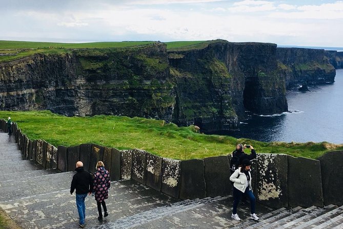 Scogliere di moher e Galway in italiano - Burren e Kinvara: pietre, villaggi, e un cambio di ritmo