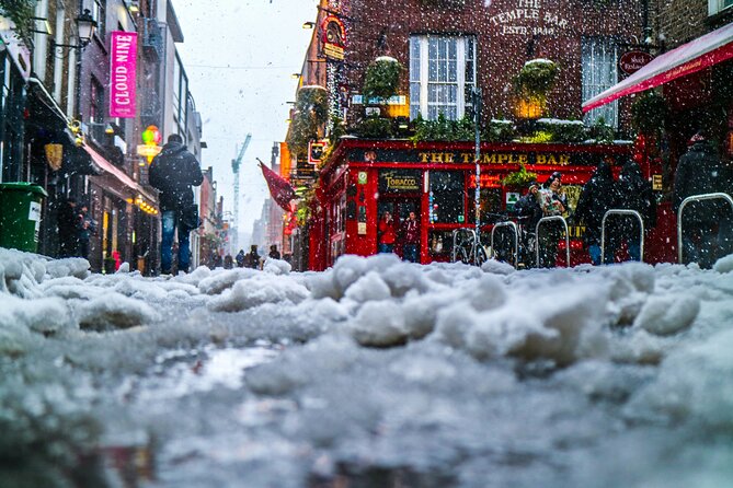 Self-Guided Scavenger Hunt: Dublin Adventure - The Lets Roam roles: Braniac, Photographer, Mapper