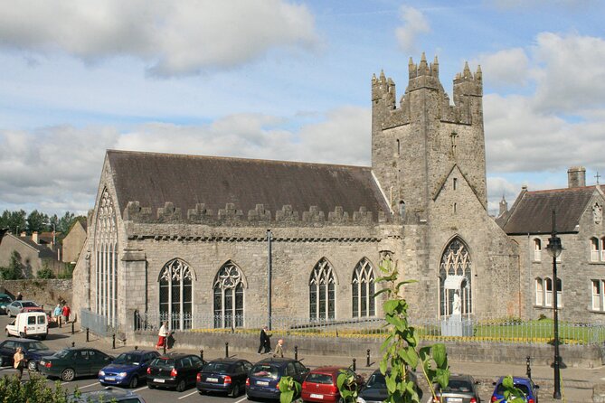 Semi Private tour Rock of Cashel - Cahir castle & Kilkenny - Black Abbey: short stop, big clue about Ireland’s medieval order