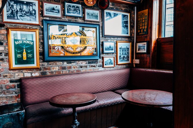 Sip and Stroll Whiskey History Walking Tour in Dublin - Stop 5: The Swan Bar since 1661 and why The Snug matters