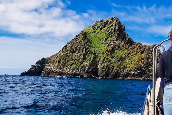 Skellig Michael : Ultimate Skellig Coast Tour with AquaTerra - Bray Head Tower stop: a quick Napoleon-era detour