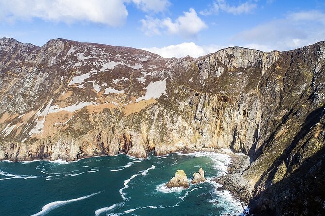 Slieve League cliffs cruise. Donegal. Guided. 1 ¾ hours. - Teelin Bay and Carrigan Head, where the cliff route starts to dominate