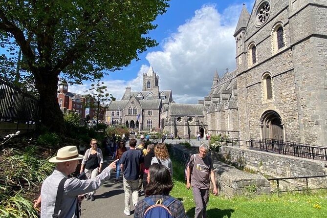 Small Group-Dublin Walking Tours - O’Connell Bridge and the 1916 Easter Rising Core: Daniel O’Connell and the Liffey