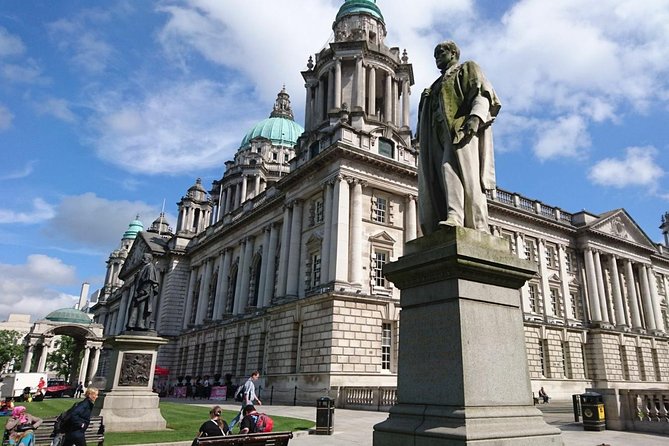 Spanish Belfast And Giants Causeway Tour - Entering Northern Ireland, the 7:30 am plan