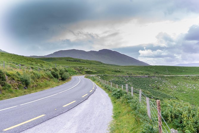 Sustainable Ring of Kerry Rail Tour from Dublin - Hitting the Ring: mountains, bays, and the viewpoint schedule