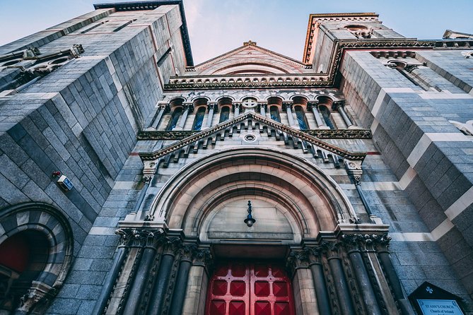 The Best Of Dublin Walking Tour - Stop 5: Temple Bar, Dracula talk in Dublin’s entertainment quarter