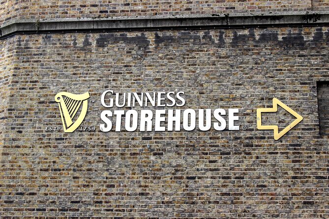 The Dublin Incident: Alien, Whiskey & Clues Exploration Game - St. Patrick’s Cathedral stop: learning without slowing the walk