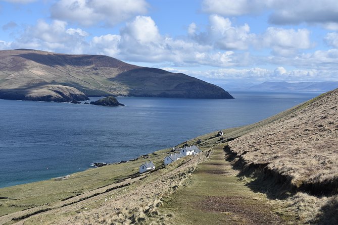 The Great Blasket Island Experience - Premium Tour - The wide arch out to open water, and what to watch for