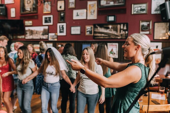 The Irish Dance Party in Dublin - Reserved table seating: why it is a smart idea and where it can disappoint