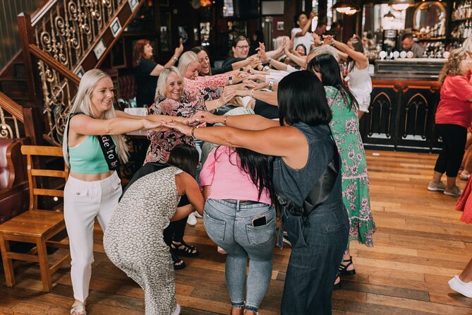 The Irish Dance Party in Dublin - Food and drinks: plan around the bar and menu