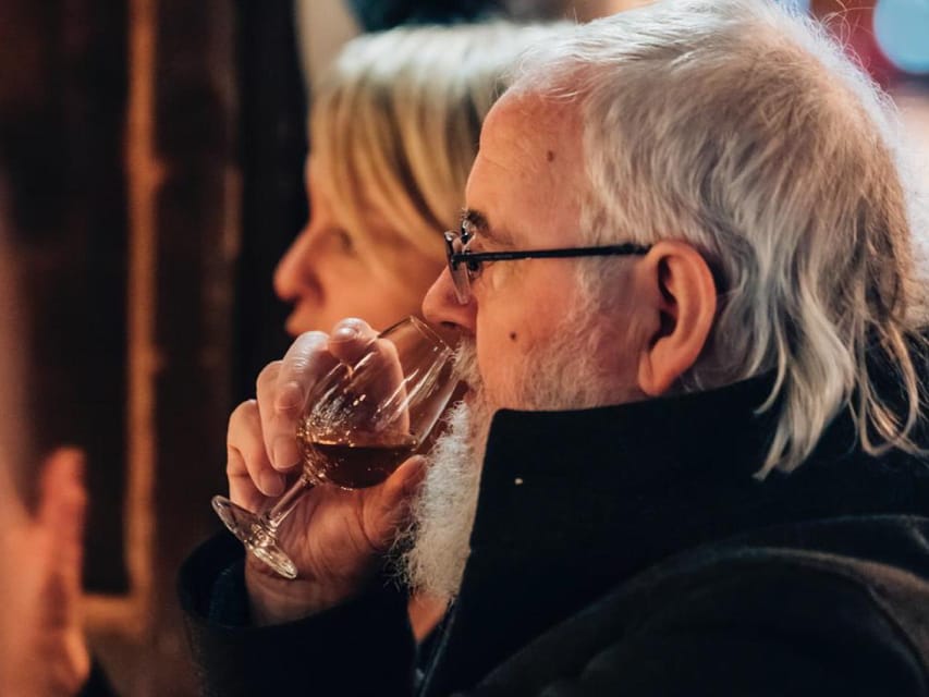 The Whiskey Trail - The short walks between pubs: use them for Dublin context