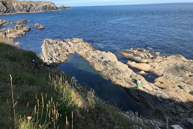 Toe Head Clifftop Hike in West Cork - Tráigh Liceach beach finish: battle stories and hot tea vibes