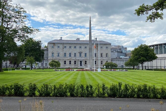 Turtle Bunbury's Dublin: A Self-Guided Audio Tour from a Celebrated Author - Merrion Square and the playground stop: pause, reset, and look around