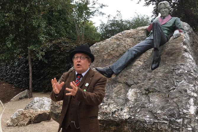 Walking tour in Merrion Square Park - Dublin Rogues Tour - Merrion Square Park: a writers’ walk in 75 minutes
