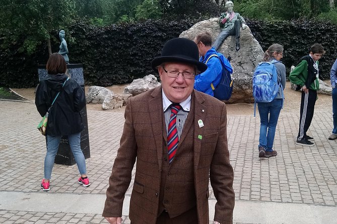 Walking tour in Merrion Square Park - Dublin Rogues Tour - The statue circuit around Merrion Square