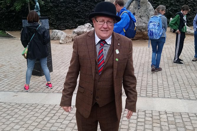 Walking tour in Merrion Square Park with a pint of Guinness Dublin Rogues Tour - Walking stories of Oscar Wilde, Daniel OConnell, and W.B. Yeats