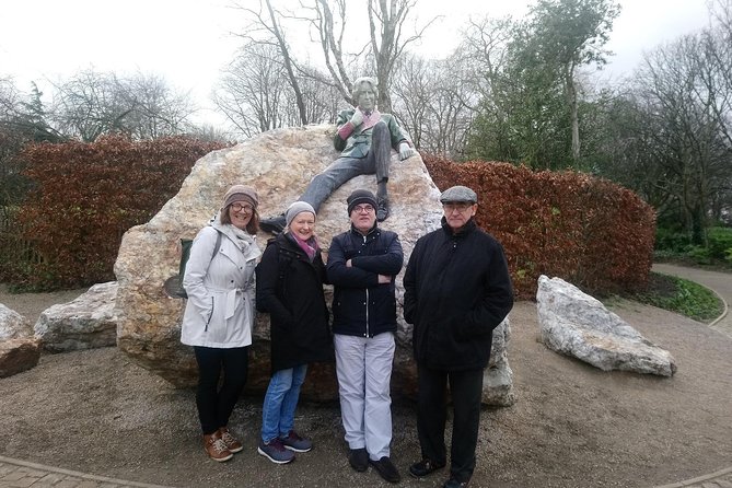 Walking tour in Merrion Square Park with a pint of Guinness Dublin Rogues Tour - Price and logistics: what you get for $40.74