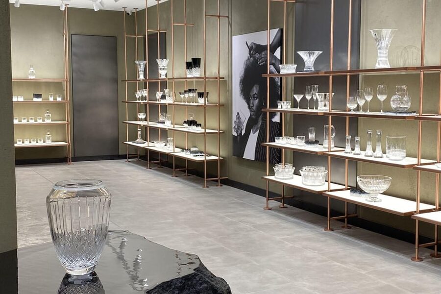 Waterford: House of Waterford Factory Tour - Blowing room: turning glowing glass into shape