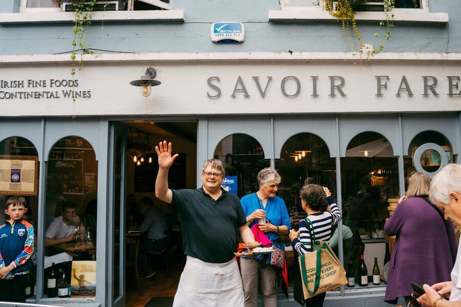 Westport: Fun-filled walking tour of a beautiful town - Food and pubs, explained in human terms
