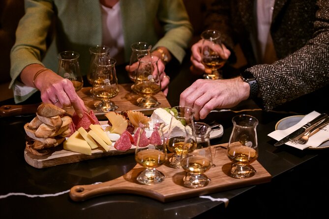 Whiskey & Wonders in Killarney - O’Donoghue Public House whiskey tasting with Pig’s Lane vibes