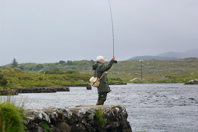 Wild Brown Trout fishing. Lough Corrib. French speaking Ghillie/Guide. Full day. - The fishery calendar: season, Mayfly hatch, and when your odds rise